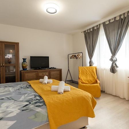 Two-Bedroom Apartment Rea In Rovinj Exterior photo